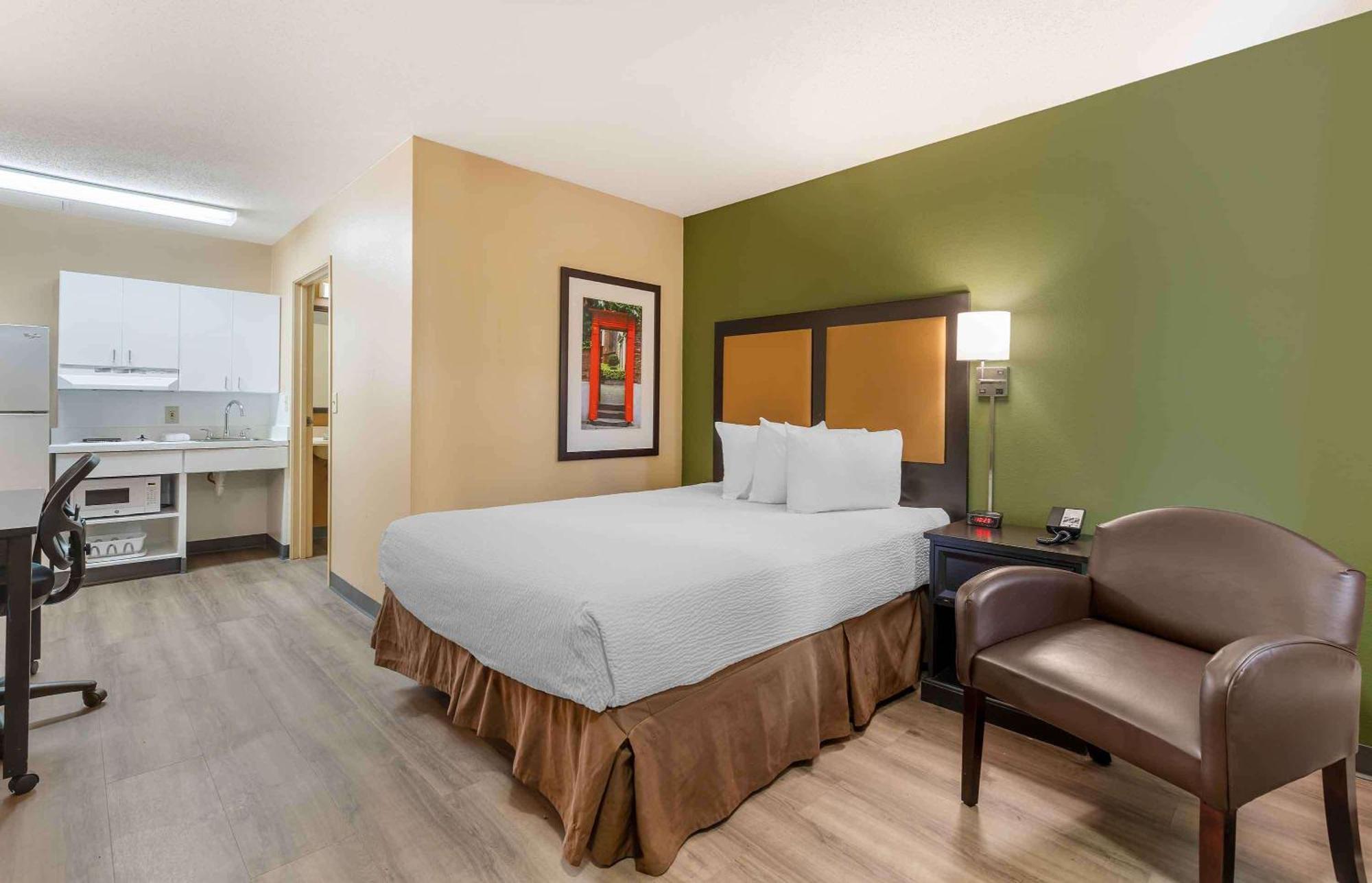 Extended Stay America Suites - St Louis - Westport - E Lackland Rd Maryland Heights Exterior photo