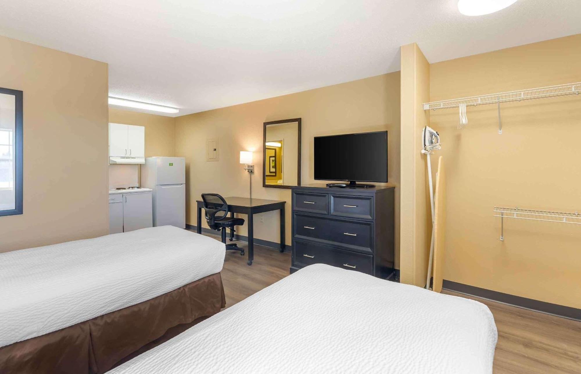 Extended Stay America Suites - St Louis - Westport - E Lackland Rd Maryland Heights Exterior photo