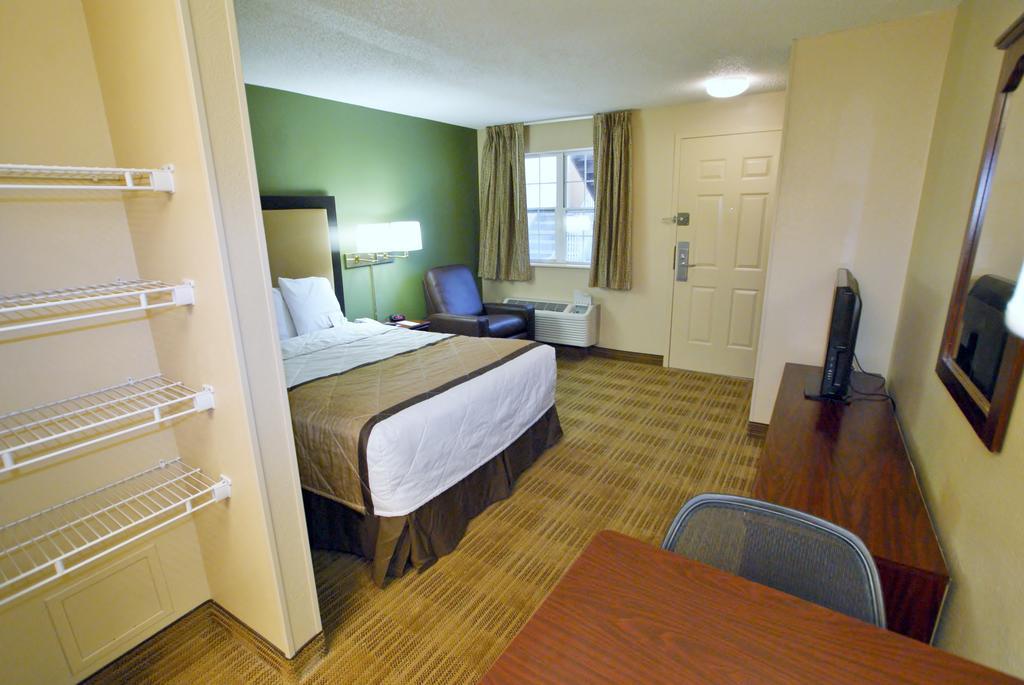 Extended Stay America Suites - St Louis - Westport - E Lackland Rd Maryland Heights Exterior photo