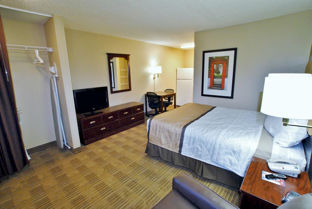 Extended Stay America Suites - St Louis - Westport - E Lackland Rd Maryland Heights Exterior photo